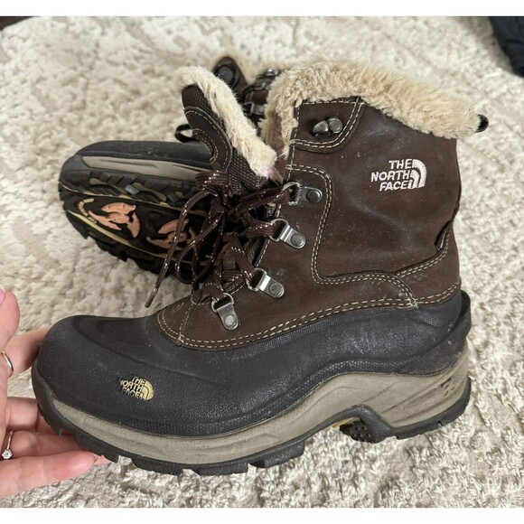 The North Face Boots Size 7- fits more like 6 - Picture 1 of 8